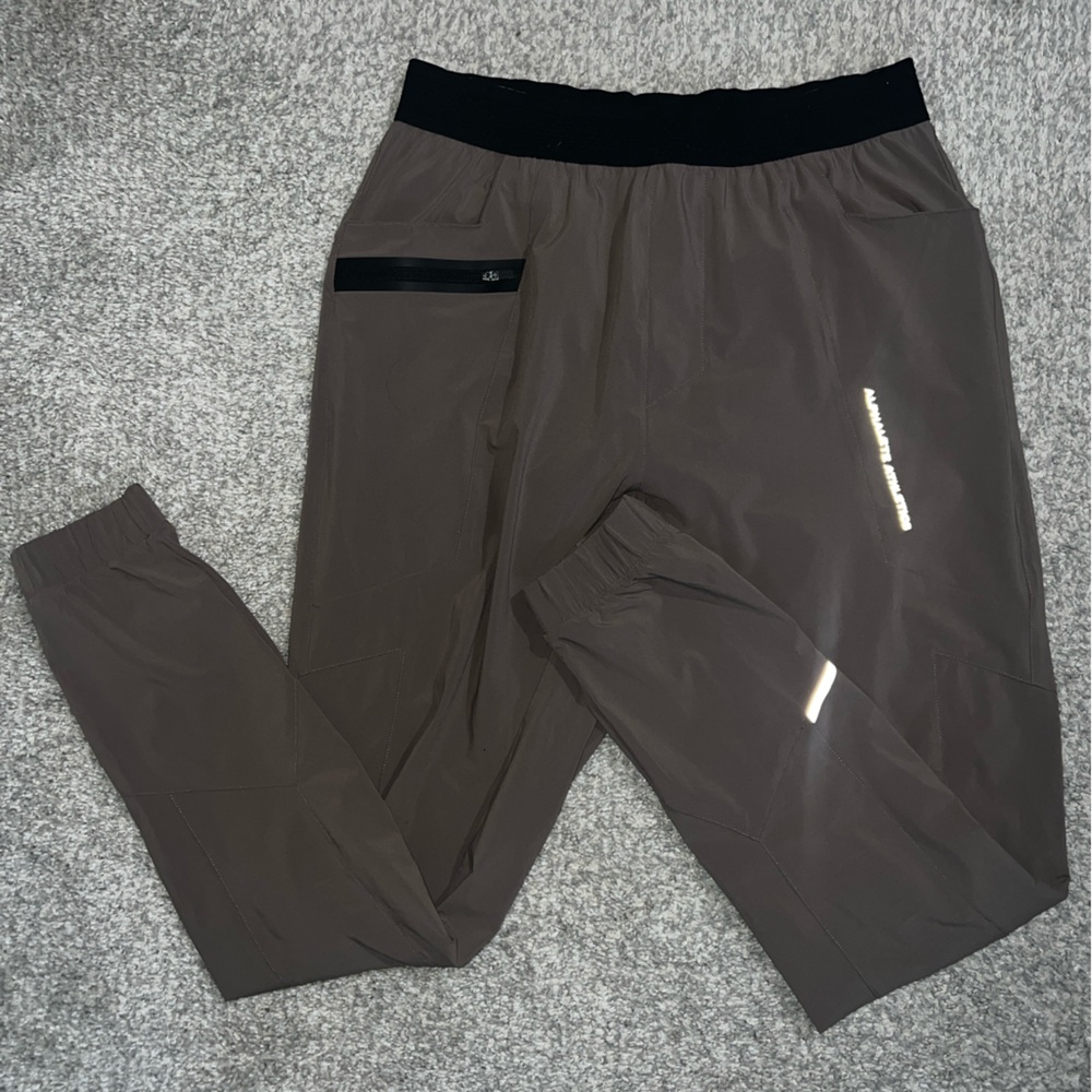 Alphalete Joggers size S